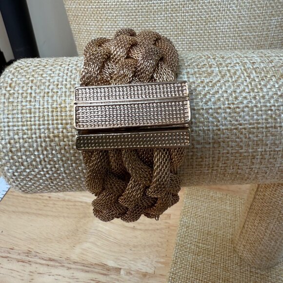 Braided Gold-Tone Magnetic Bracelet With Clear Crystal Accents Banana Republic - Picture 4 of 13